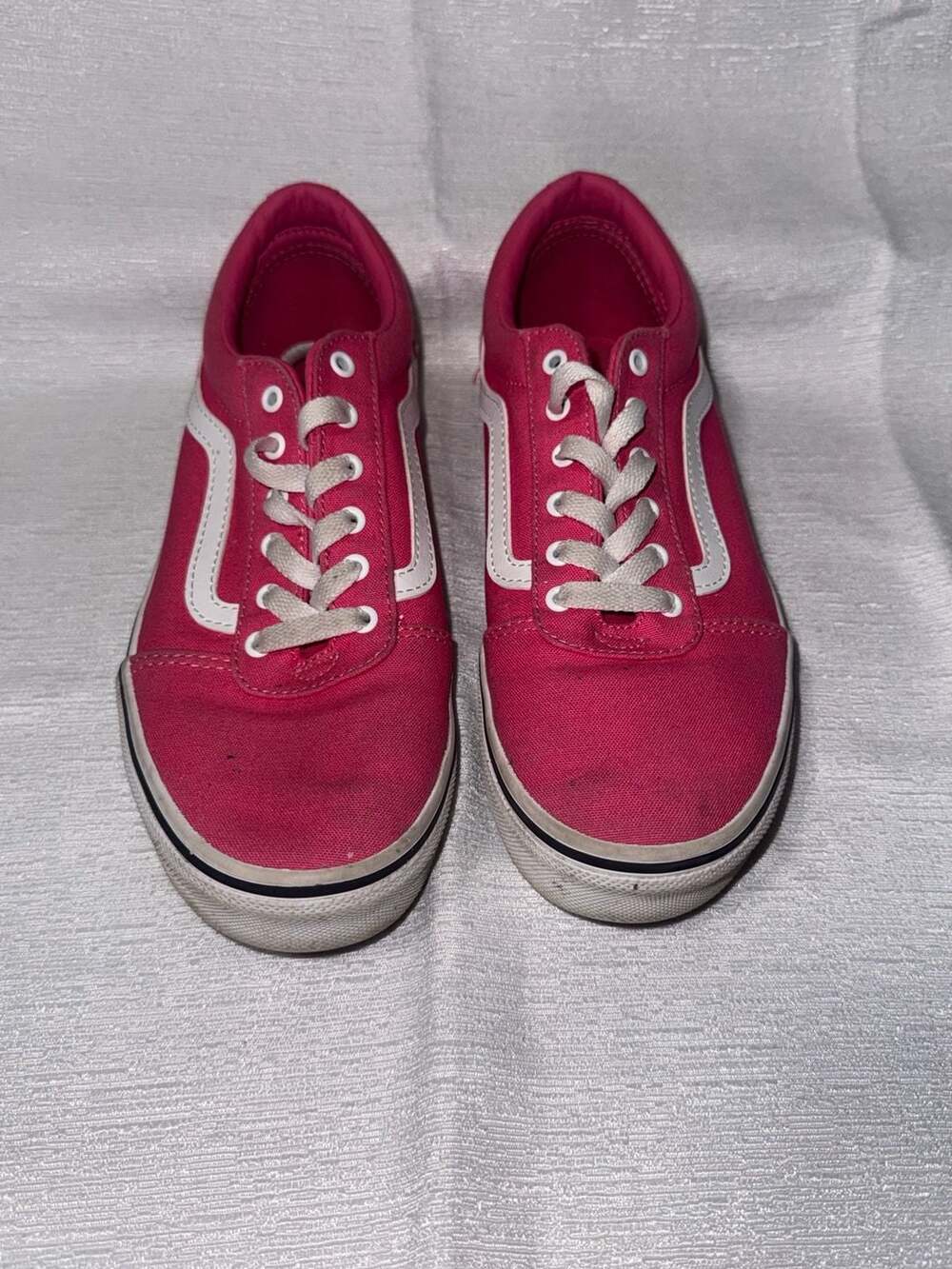 Vans Ward Girls Low Top Canvas Sneakers in Honeysuckle Pink